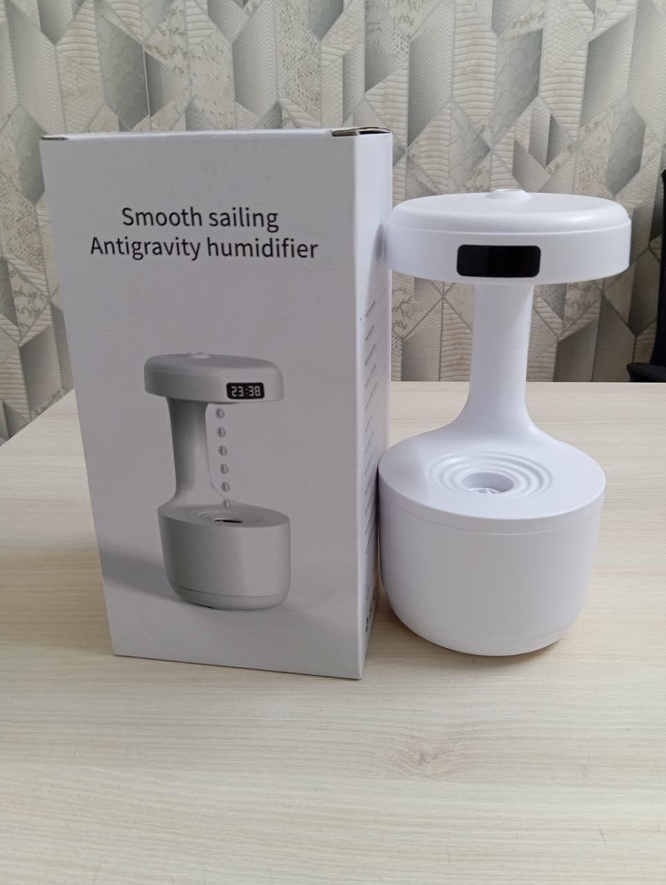 Smooth Anti-Gravity Humidifier